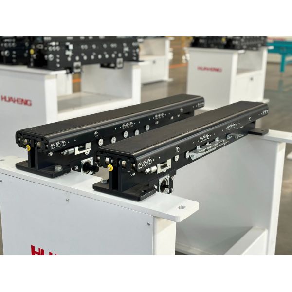 1300 X 1300 X 1200MM Pallet Telescopic Fork Single Motor Pallet Fork Truck Self Aligning