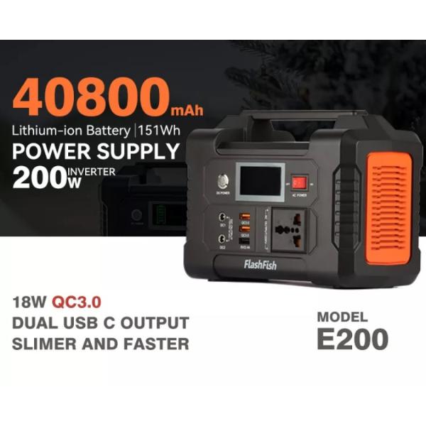 На открытом воздухе располагаясь лагерем портативная солнечная батарея лития электростанции 200W генератора аварийная