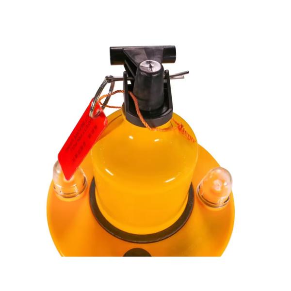 Bouée de sauvetage lumineuse à redressement automatique et signal fumigène à activation automatique