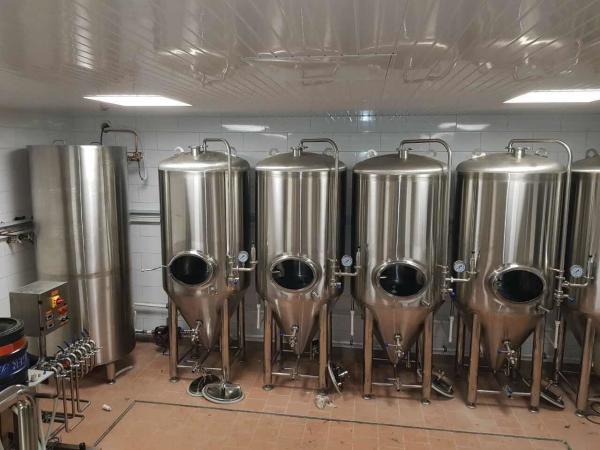 500L 1000L 2000L Stainless Steel Beer Tank , Conical Fermentation Tank