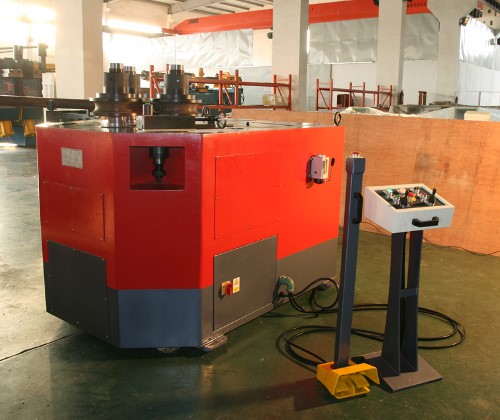 Гибочное устройство листа Rolls машины завальцовки 3 CNC трубы профиля раздела горизонтальное гидравлическое