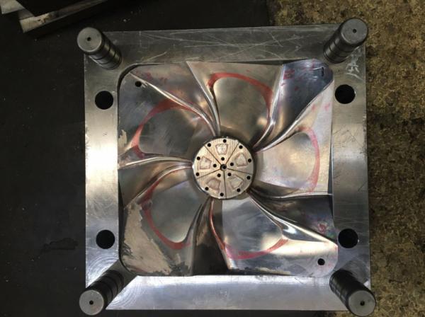 Máquina de moldagem por injeção automática de termoplástico Máquina de fabricação de lâminas de plástico