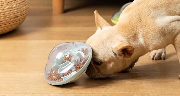 Interactive Tumbler Dog Treat Ball, Dog Leaky Food Dispensing Toy Puzzle Ball,The interactive cat feeder
