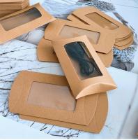 Boîtes en papier kraft créatives en forme d'oreiller avec fenêtre pour emballage de bonbons