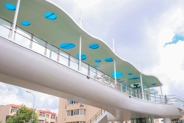 Prefabricated Steel Structure Pedestrian Overpass H Beam I Beam Customizable Bridge