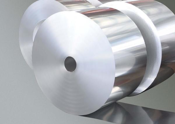 O alimento industrial de 8 9 10 11 30 Rolls da bobina da liga de alumínio do mícron 8011 limpa a folha de alumínio