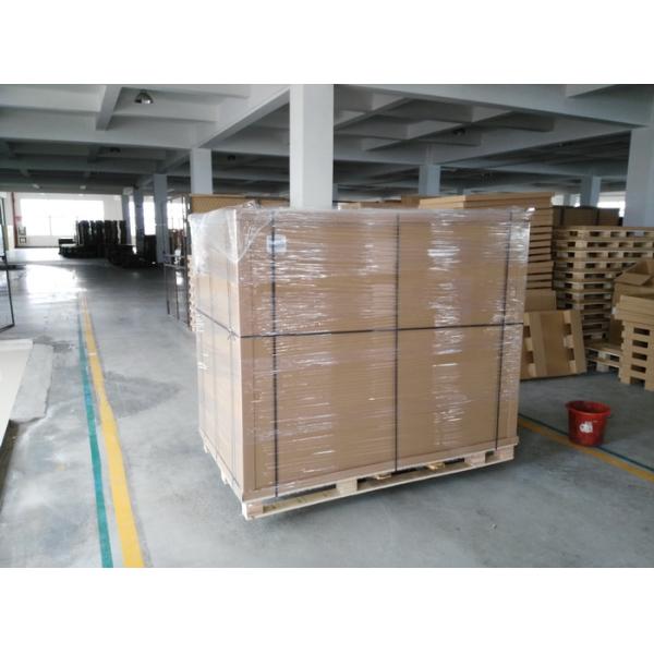 Езда Эко дружелюбная на сушильщике скруббера пола с прочными головой и цистерной с водой щетки