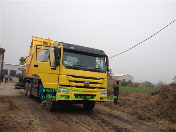 Synchronous Fiber Chip Sealer Road Construction Equipment Howo 10/8/12M3