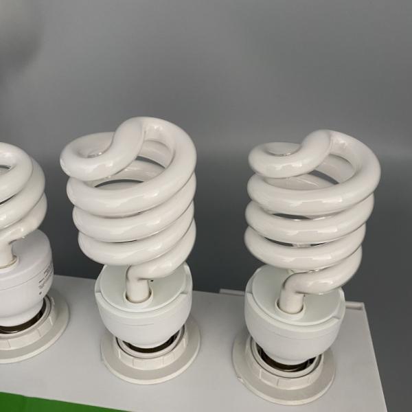 OEM 10 UVB lumière de reptile 13W lampe à chaleur de lézard ampoule 220V 110V