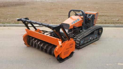 Робот-пожарник с высокой мощностью для эффективной изоляции и предотвращения пожаров