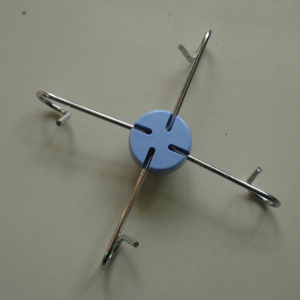 Стойка вливания потека больницы медицинская закрепляет голубое черно-белое