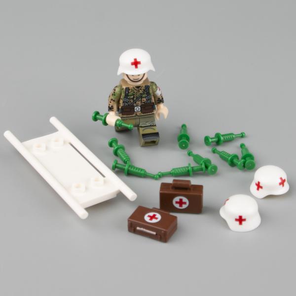 WW2 military British German soldier mini figure accessories helmet medical suitcase building block