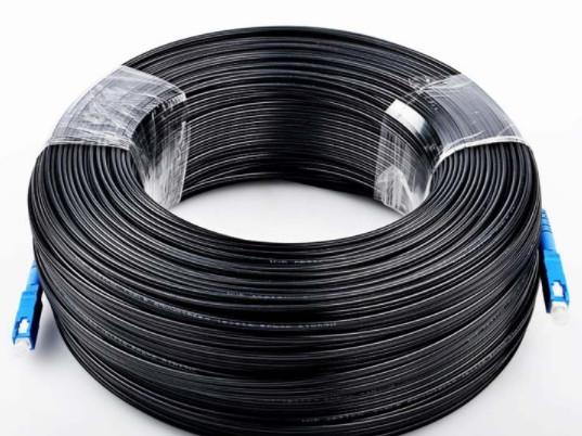 Cabo pendente interurbano do cabo preto FTTH da fibra ótica do único modo GJYXCH do núcleo do revestimento 4 de LSZH/PVC