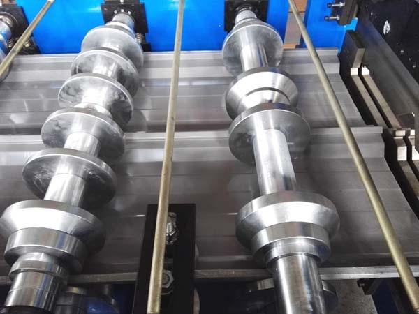 Steel Standing Seam Forming Machine with Max. 15m/min Forming Speed and ±2mm Cutting Tolerance