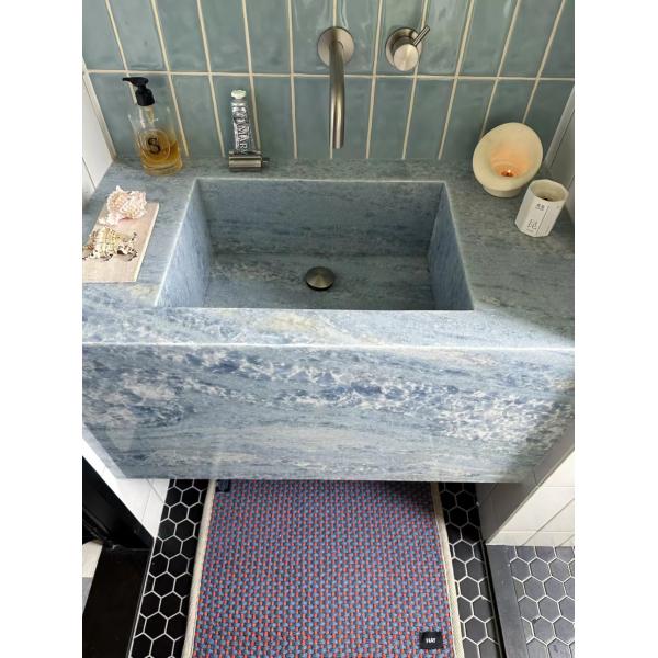 Cubierta de lavado de cristal azul de mármol de lujo.