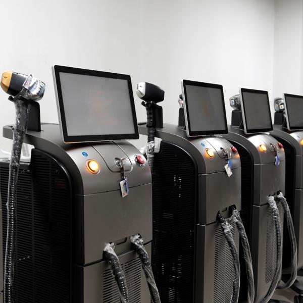 1600W 1800W 2000W Diode Laser Hair Removal Machine For Beauty Salon