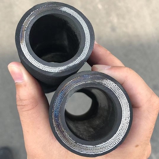 Steel Wire Spiral Hydraulic Oil High Pressure Rubber Hose Petroleum Based SAE 100 R15