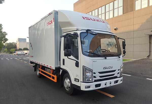 93KW 126HP Insulated Truck Isuzu Cargo Insulated Tipper White