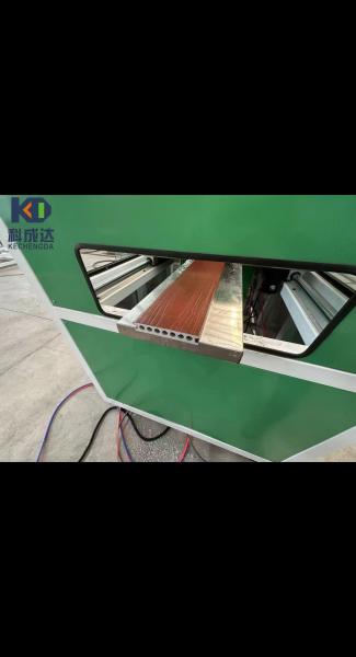 Linha de produção de perfis de plástico de madeira PE WPC máquina de piso exterior Linha de extrusão de placas de madeira de plástico
