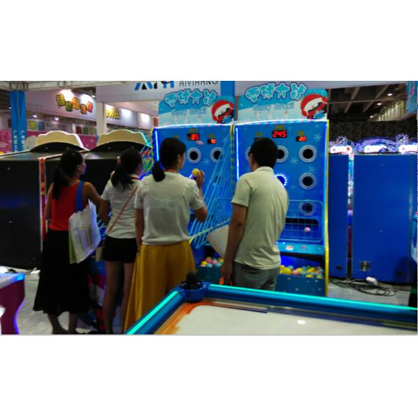 2 Players Redemption Arcade Machines , Snow Brawl Soccer Shooting Ball Game Machine Coin Operated