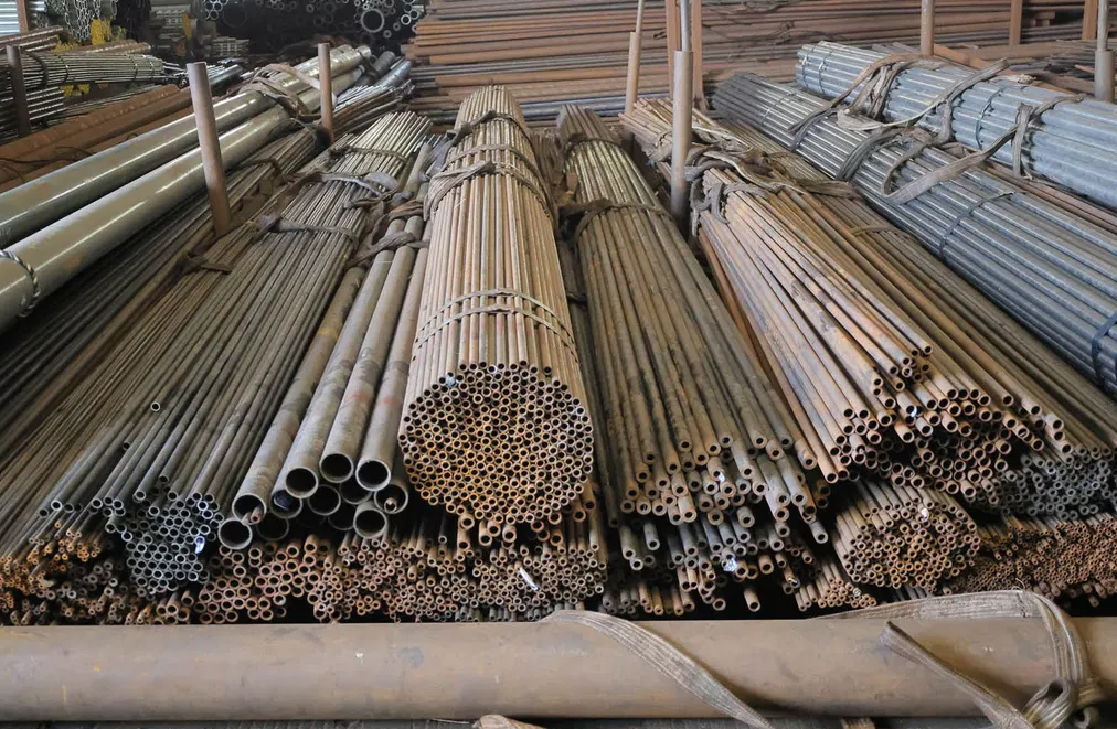 API 5L X52 Seamless Carbon Steel Line Pipe With Beveled Ends And 12 Meter Length For High Strength Gas Transmission