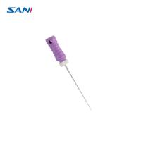 Arquivos dentais super do OEM C K na endodontia para o tratamento de canal de raiz