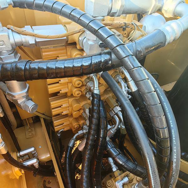 Used Caterpillar 307E2 Crawler Excavator 42kw Rated Power 0.3m³ Bucket Capacity in stock