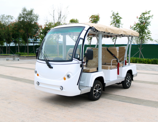 Продажа старинного автобуса на улице законный внедорожник Антикварное путешествие Электрический ретро Классический автомобиль