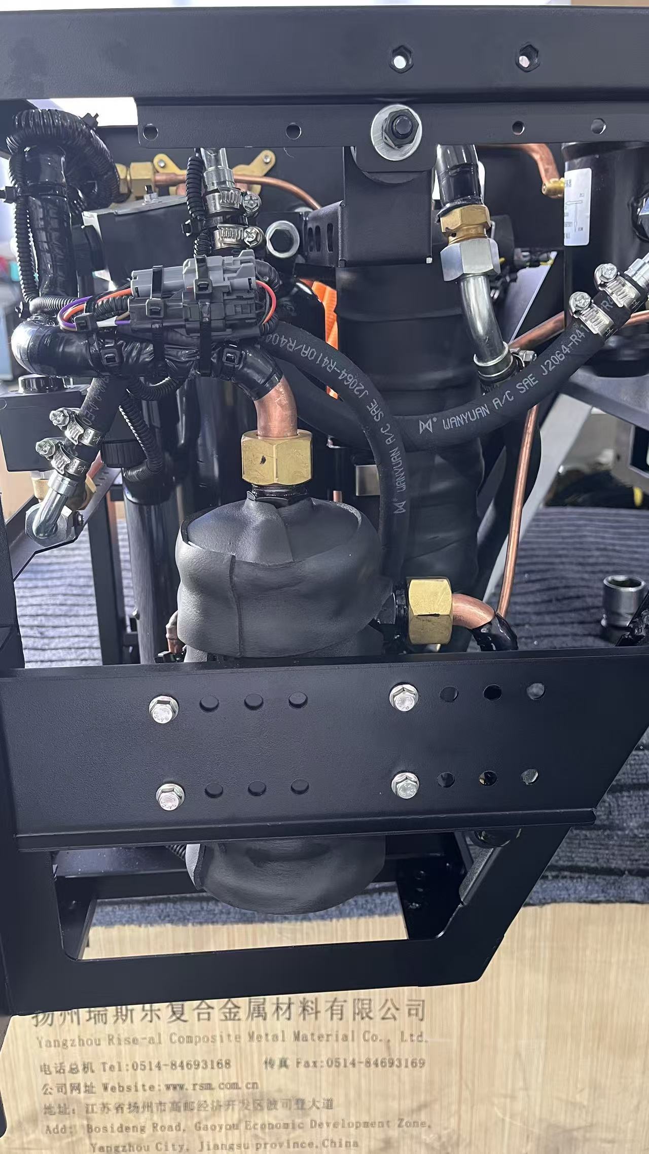 Truck Refrigeration Suction Accumulator with Compressor Protection and Efficient Gas-Liquid Separation for Durable Construction