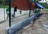 Saupoudrez la barrière enduite de panneau de grillage soudée par barrière incurvée par 3D en métal avec le courrier de pêche