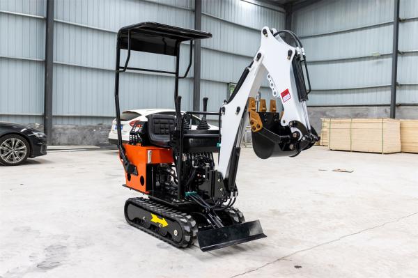 Two Leg Proof 0.8 Ton Small Equipment Mini Excavator With Euro 5 Certification