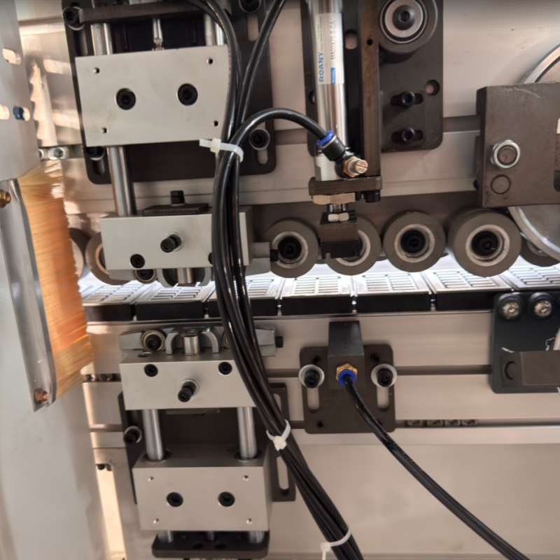 Fully Automatic Edge Banding Machine with PUR Hot Melt Adhesive System 18-24m/min Speed for 0.3-3mm Thickness Woodworking
