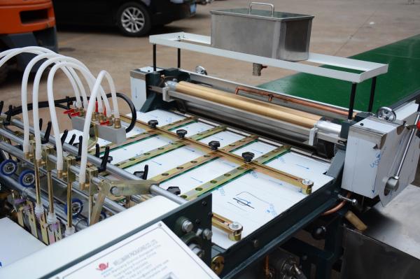 Automatic Gluing Machine For Candy Box / Sweet Box