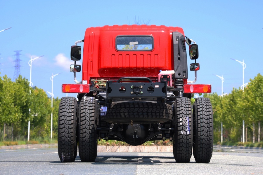15 ton 4x2 flat cab truck chassis diesel power for body‑building modification export