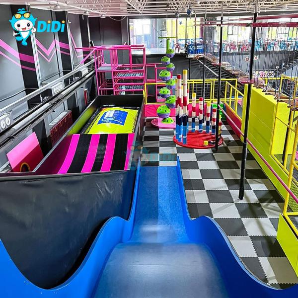 Taille du cadre 14FT Thème du château 530 m2 3,5 M Haute zone de jeux pour enfants intérieurs Labyrinthe pour l'école à domicile Centre commercial PE Materia