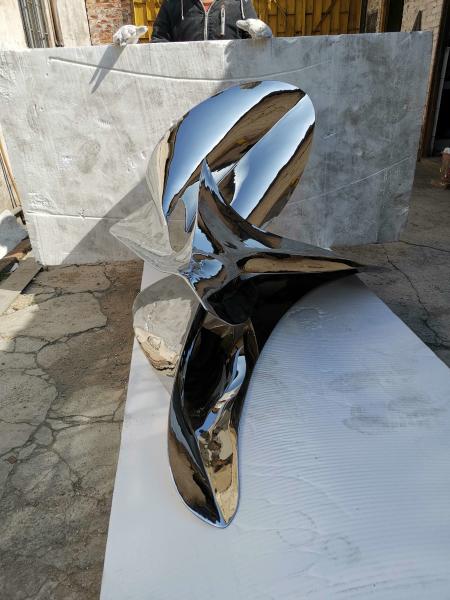 Handmade 316 Stainless Steel Sculpture Handicraft Steel Garden Sculptures Surface Polishing