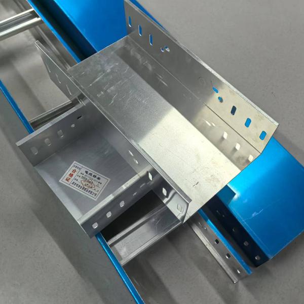 Electrical Wiring Metal Wall Mounted Cable Tray 100mm High Durability Galvanized Finish