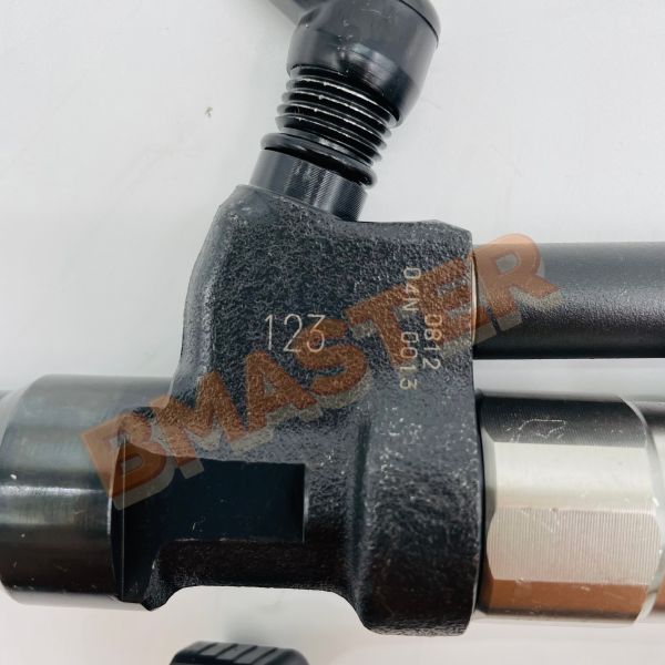 Densoo Injector 095000-0810 Fuel Injector For K13C 700 Series Diesel Engine With 6 Months Warranty