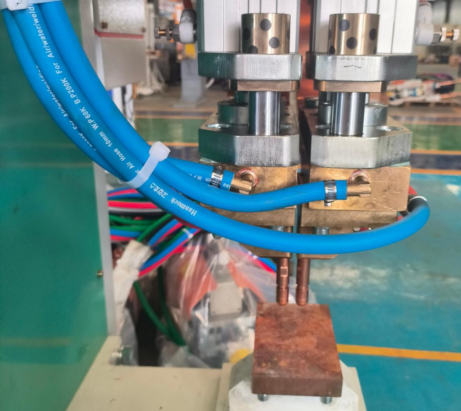 Dc Standing Spot Welding Machine Multipoint 3mm Point Resistance Galvanized Tube Multi Head