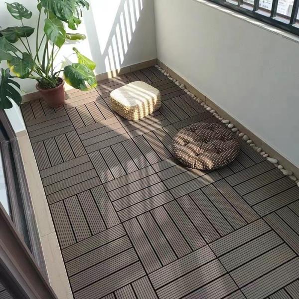 Water Absorption Expansion Rate 2.5% Brown Wood Plastic Composite Decking for
