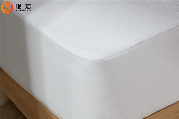 Queen Size Waterproof Fabric Laminated Polyester  Waterproof Mattress Pad Protector