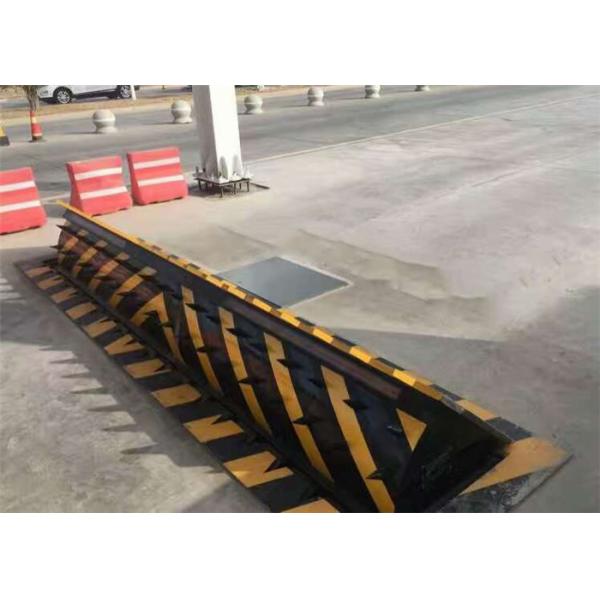Anti Vehicle Hydraulic Road Blocker With Spikes , 6 Meter Long Entrance Point
