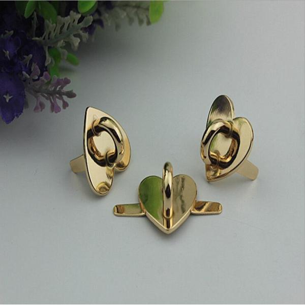 Promotional custom love heart shape 25 mm light gold metal handbag arch bridge wholesales