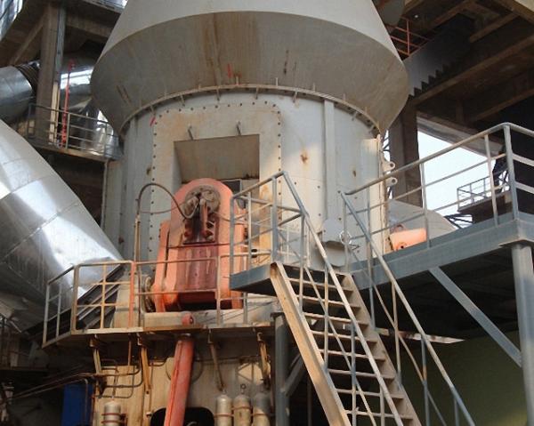 Silica Sand Vertical Grinding Mill Small Floor Space For Cement Industry