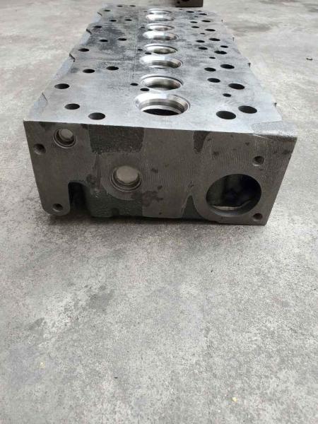 6204-13-1100 Engine Cylinder Head Komatsu Model 4d95 Material Casting