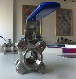 3 Piece Locking Stainless Steel Ball Valves , Full Bore 1000 WOG Ball Valve