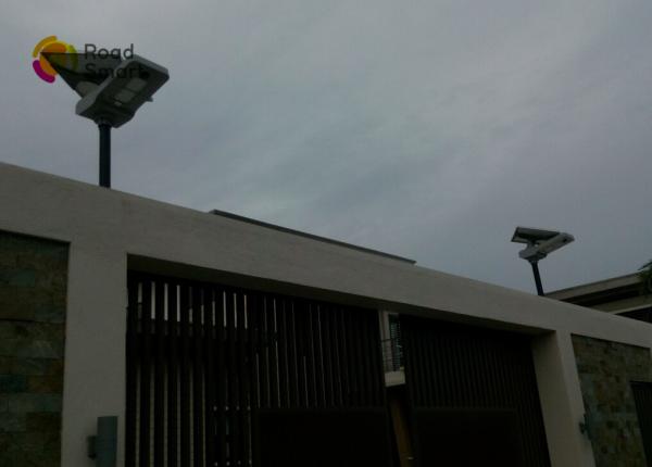 3000K-6500K Solar Parking Lights Outdoor Solar Light Street Lamp With Sensor