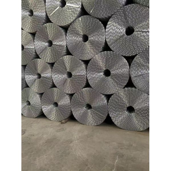Six Rolls Per Bundle Pipeline Reinforced Mesh