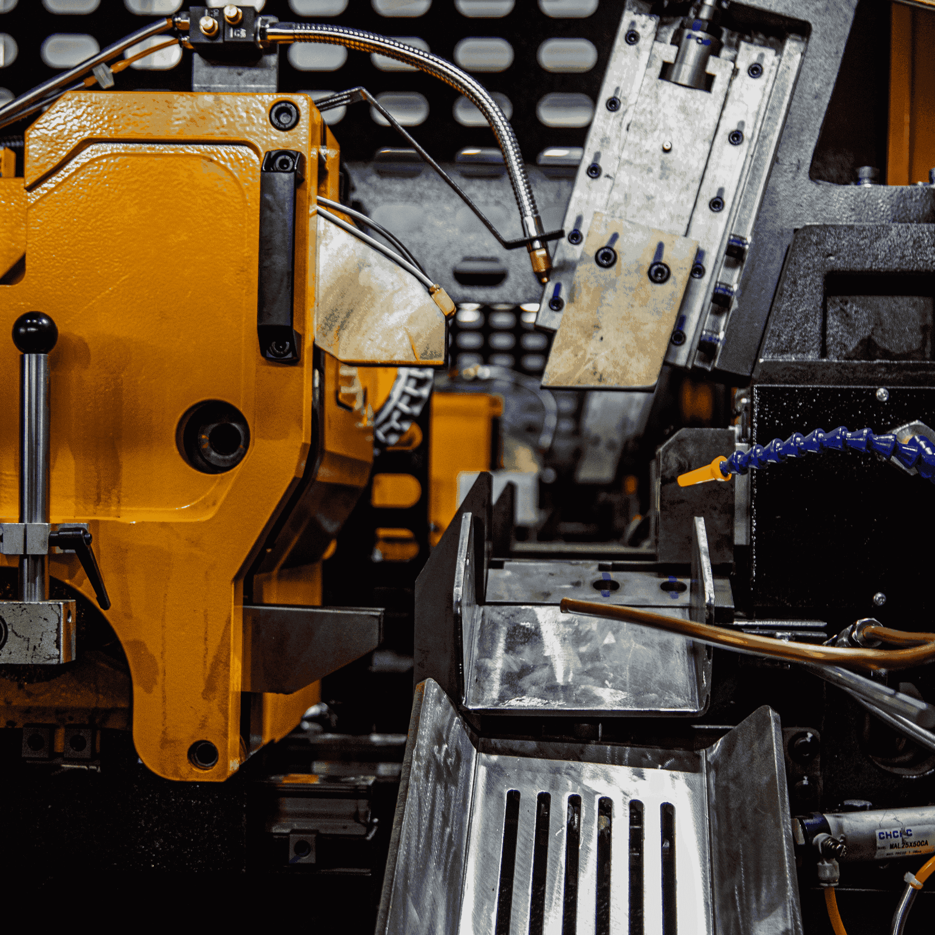 Horizontal Push CNC Circular Saw Machine 4P 7.5KW Metal Cutting Circular Saw
