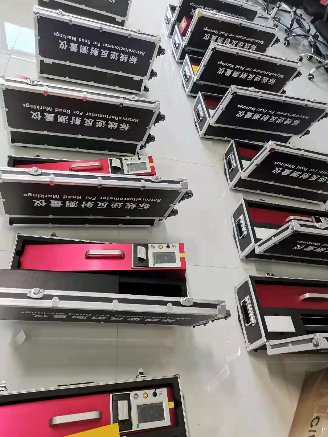 Один ключевой метр Retroreflector DC 8.4V 3500mAh тарировки для дорожных разметок